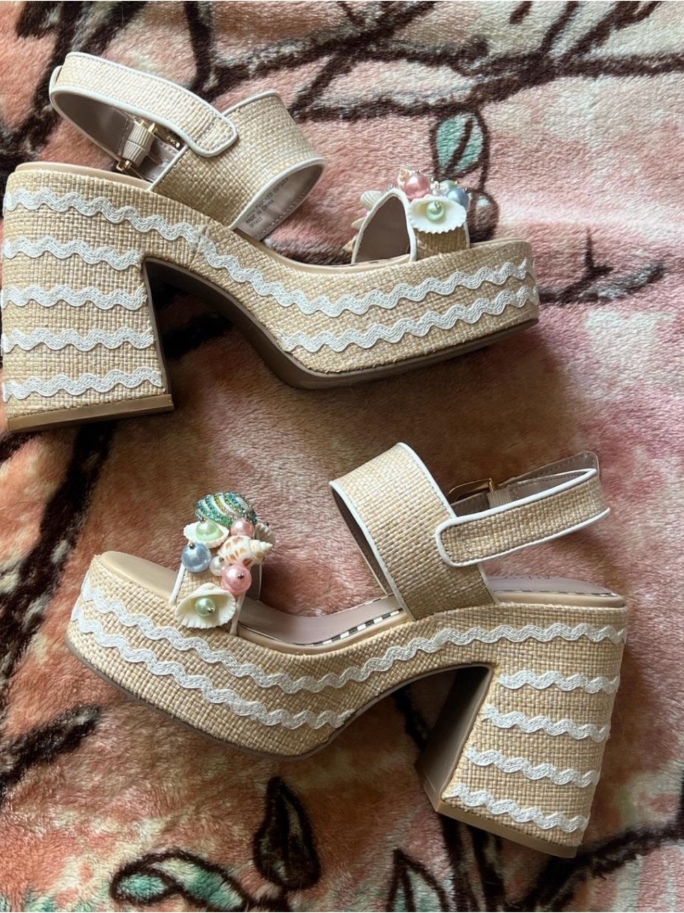 betsey johnson shell platform heels